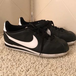 Black Leather Nike CorteZ SZ 9, EUC
